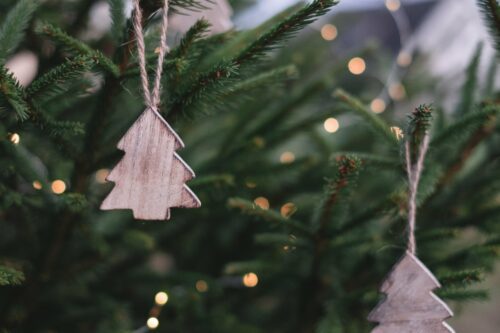 Julgran med juldekoration