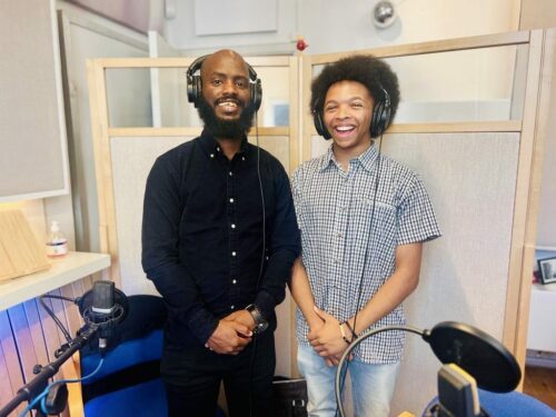 Ismail Abdullahi och Luca Berardi i studion. Fotograf Felipe Martinez