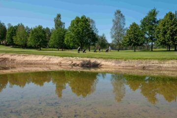 Vattenhinder vid golfbana (c) Troy Enekvist