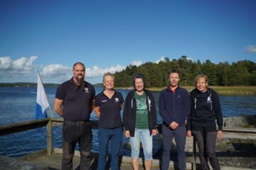 Östersjö miljöprojekt 2025, Vrakdykarpensionatet. Crew Micke Werner och Jessika Olofsson med dykare Paola Noordh, Hjalmar Dverstop och Lena Tholander. Foto: Matilda Andersson