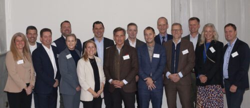 På bilden från vänster: Jenny Ericsson Ica, Björn Hägg Polarbröd, Jens Olsson Arla, Jakob Josefsson Lidl, Sofia Hyléen Toresson Kronfågel, Linda Ahlmalm Menigo, Martin Thilander Lantmännen, Mats Liedholm Fazer, Patrik Hellgren Fazer, Fredrik Nilsson Löfbergs, Per Arfvidsson Lantmännen, Lars Appelqvist Scan, Gustaf Lind WWF, Veronica Claeson Martin & Servera, Anders Torell Coop. Foto: Saga Sandin, WWF