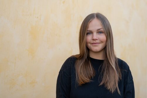 porträttfoto av Thea Eklöf.